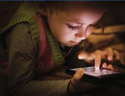 تقنين استخدام الألعاب الإلكترونية للأطفال خطوة مهمة لتنمية ذكاء طفلك